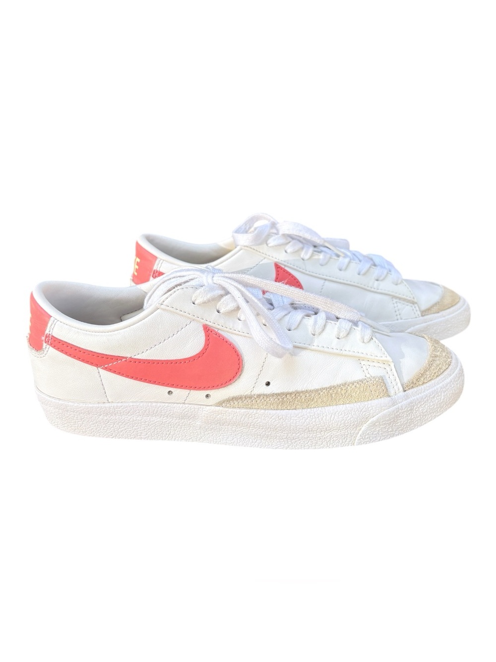 Nike Women’s Low-Top Sneakers - White with Coral Swoosh